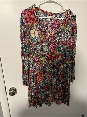 hinge Multicolor Floral V-Neck Tunic Dress